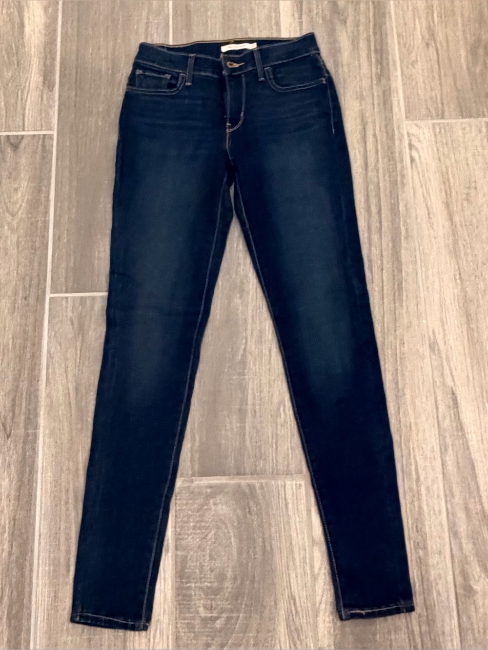 Levi’s 710 Super Skinny 27 Inseam 30